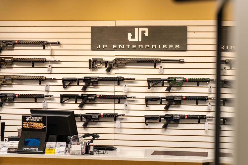 Arnzen Arms interior JP