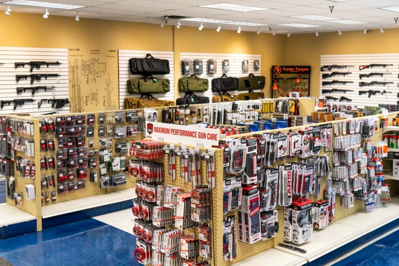 Arnzen Arms interior accessories